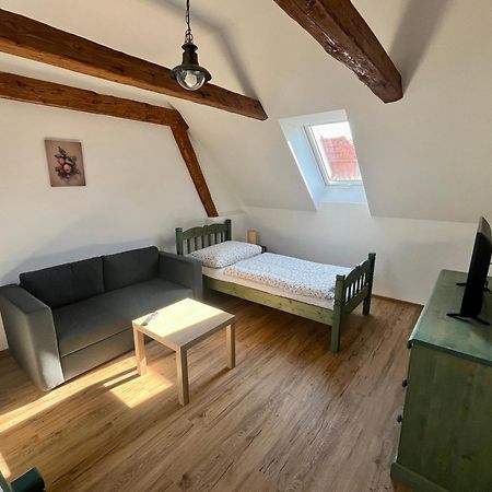 Hostomice Apartmany Statek Bezdedice מראה חיצוני תמונה