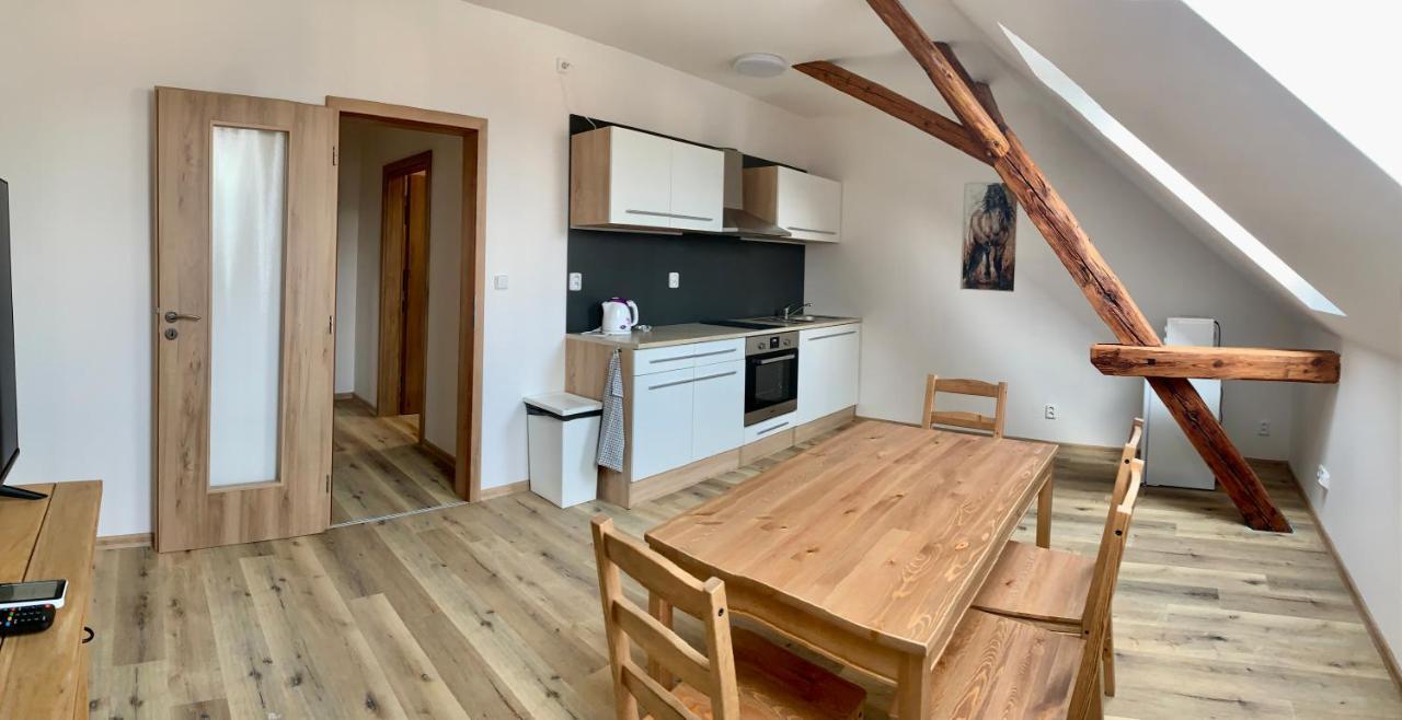 Hostomice Apartmany Statek Bezdedice מראה חיצוני תמונה