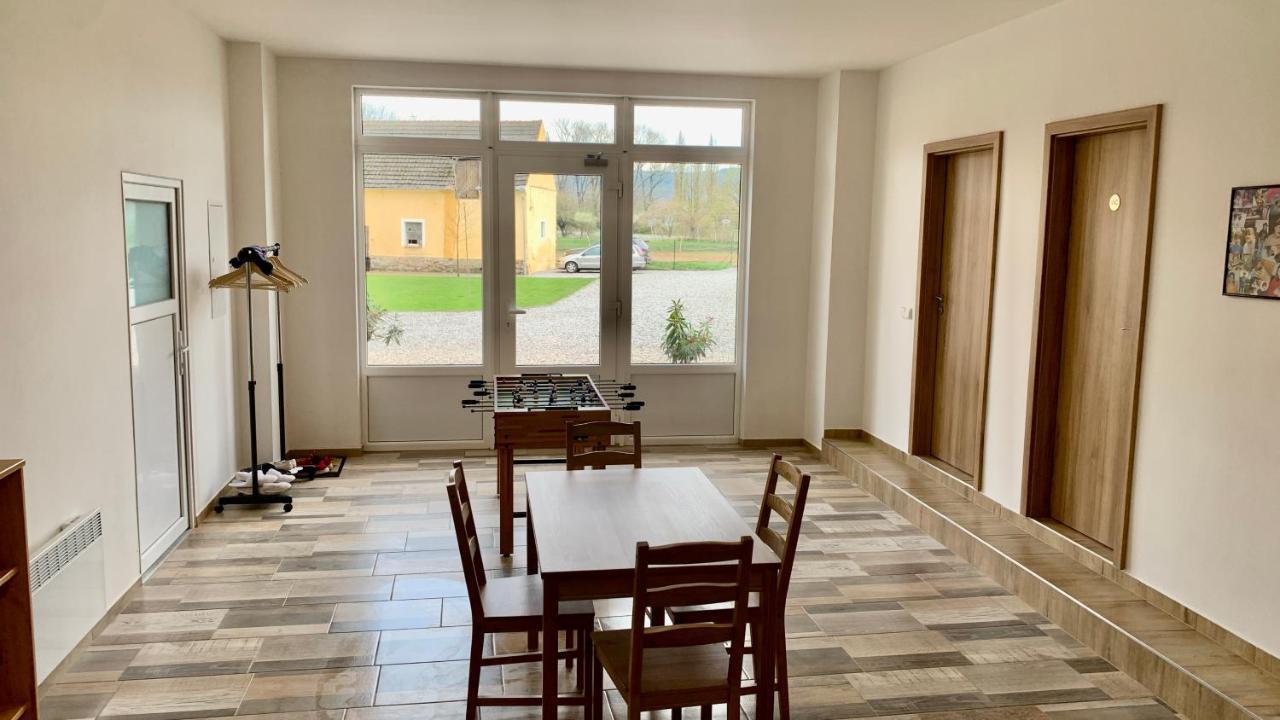 Hostomice Apartmany Statek Bezdedice מראה חיצוני תמונה