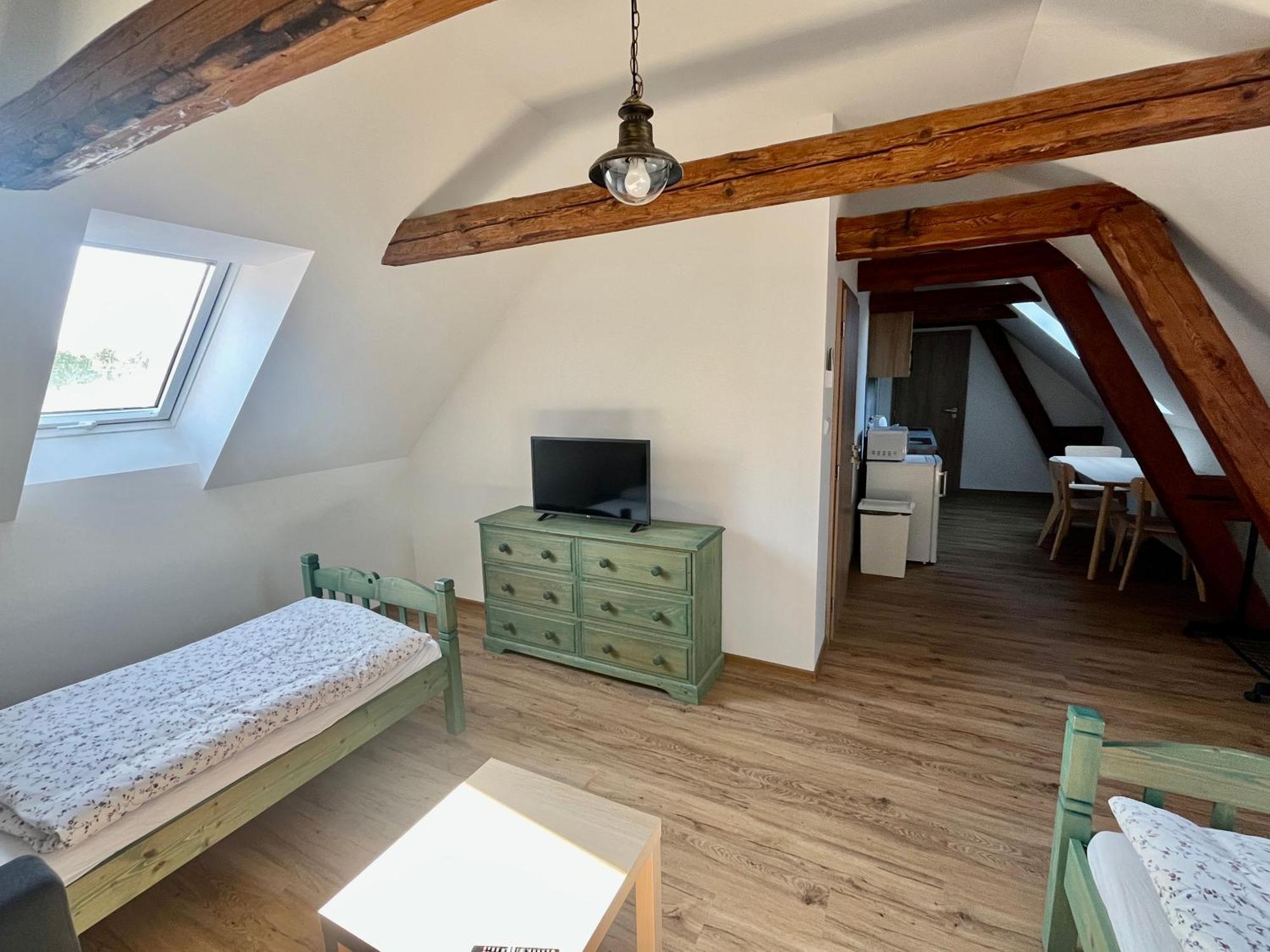 Hostomice Apartmany Statek Bezdedice מראה חיצוני תמונה