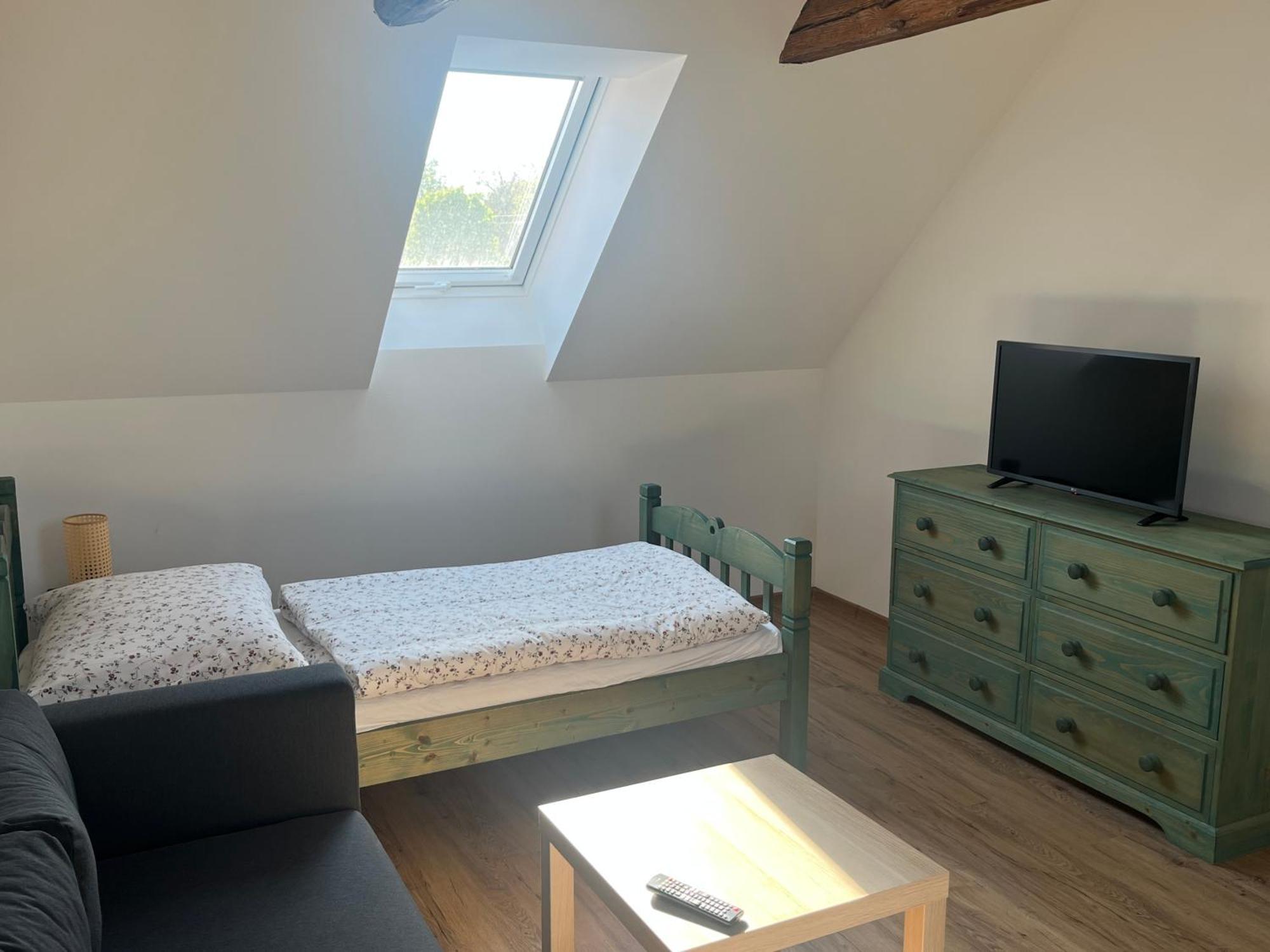 Hostomice Apartmany Statek Bezdedice מראה חיצוני תמונה